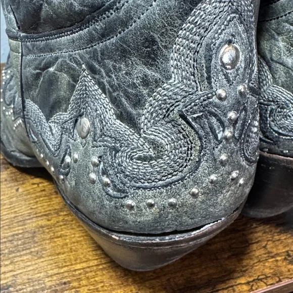 Vintage Corral Cowboy Boots Gray Leather Silver Studs Women's Size 10 - Picture 8 of 16